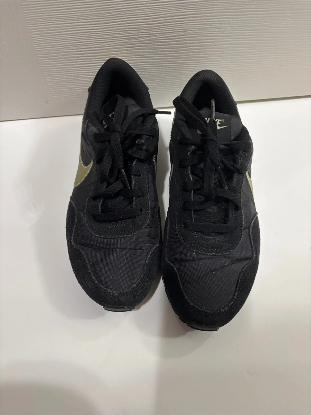 Youth Nike MD Valiant GS CN8558-009 Casual Shoes Black White Gold Size 5Y
